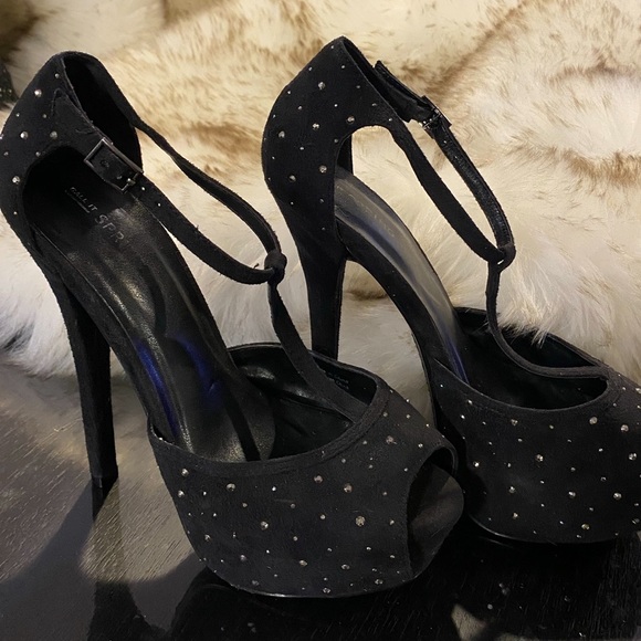 Black high heels Never used ✨Size 8.5 Brand “ It Call Spring “Very comfortable - Picture 11 of 14